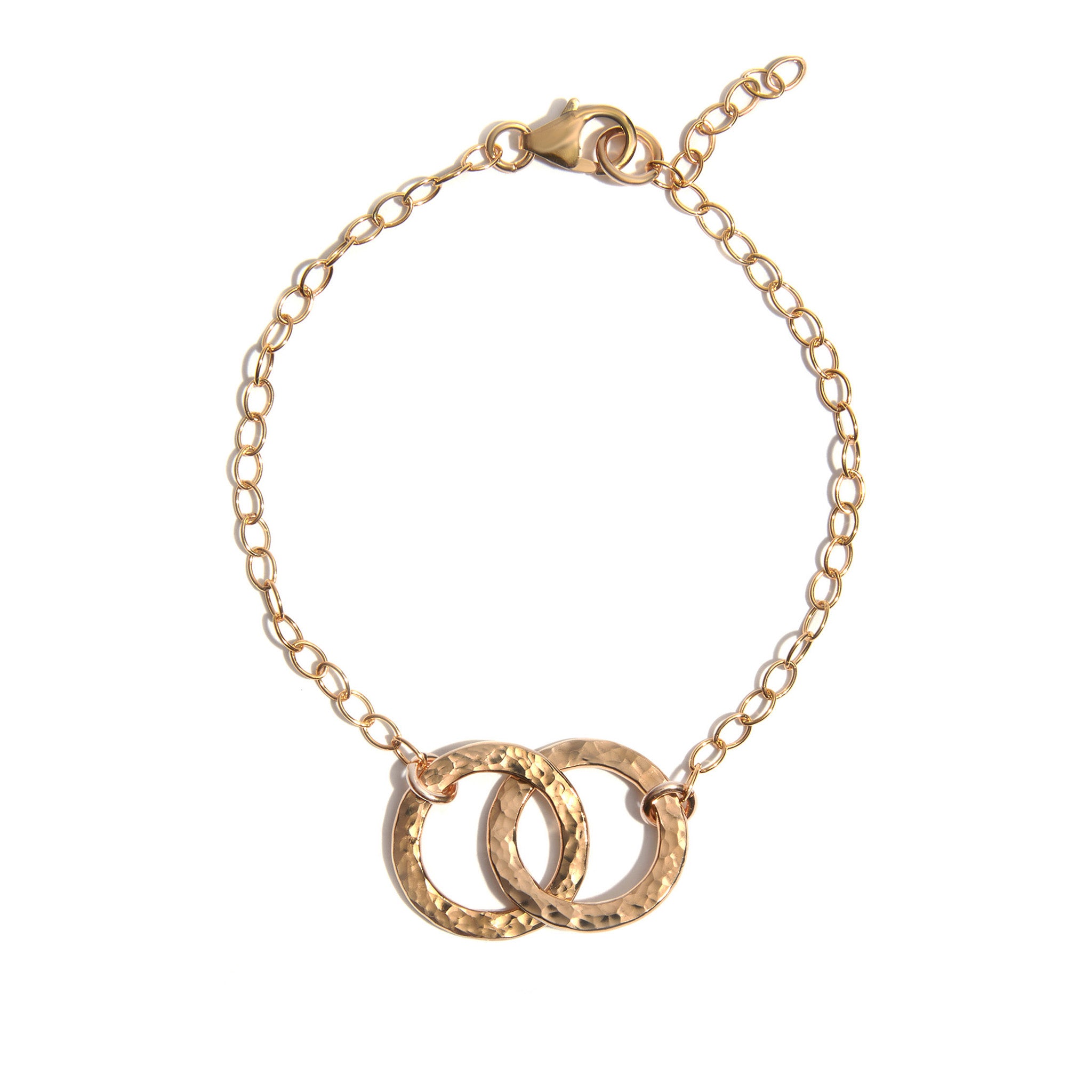 Our Interlinking Circle Bracelet features two classic Seoidín hammered circles interlinking on a chain bracelet. Full of symbolism, this bracelet makes the perfect gift to give.