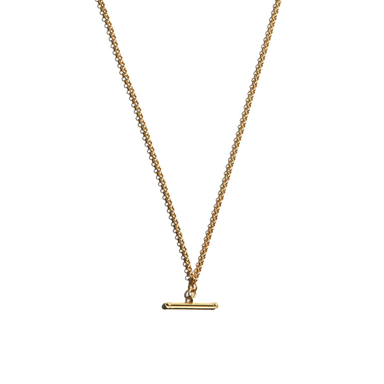 Elevate your ensemble with the 9 carat yellow gold T-Bar Belcher Chain Necklace. This classic accessory features a sleek and polished T-Bar design, perfect for adding a touch of sophistication and elegance to any outfit.