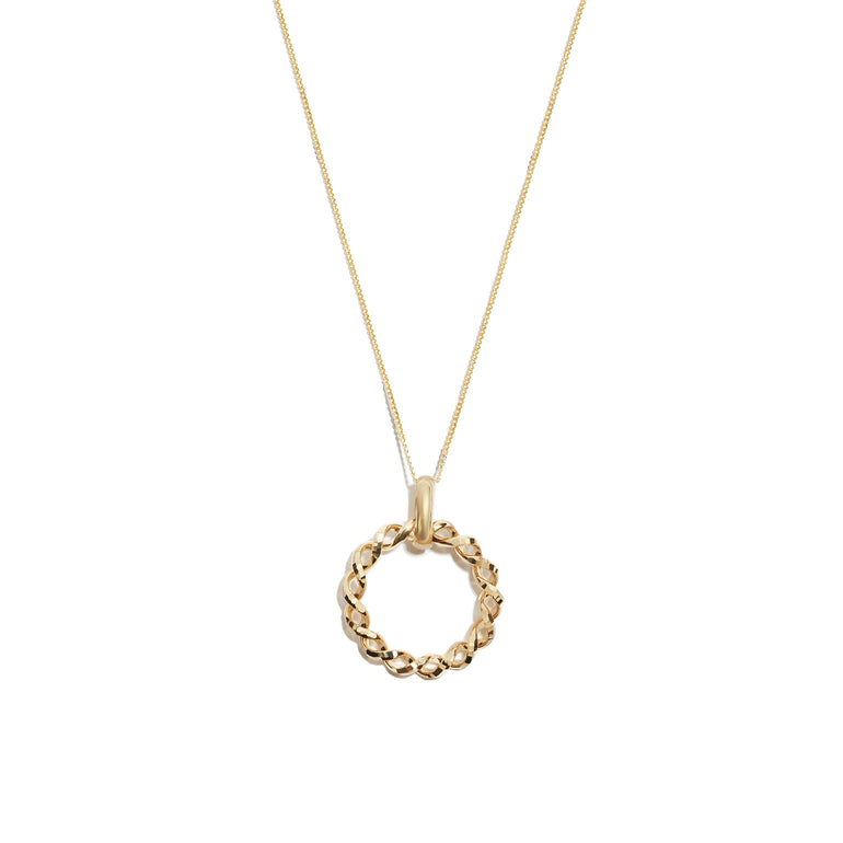 Add a touch of elegance to your ensemble with the 9 carat yellow gold open woven circle necklace. This stylish accessory is perfect for adding a hint of glamour to any outfit. elevate your look with this versatile piece.