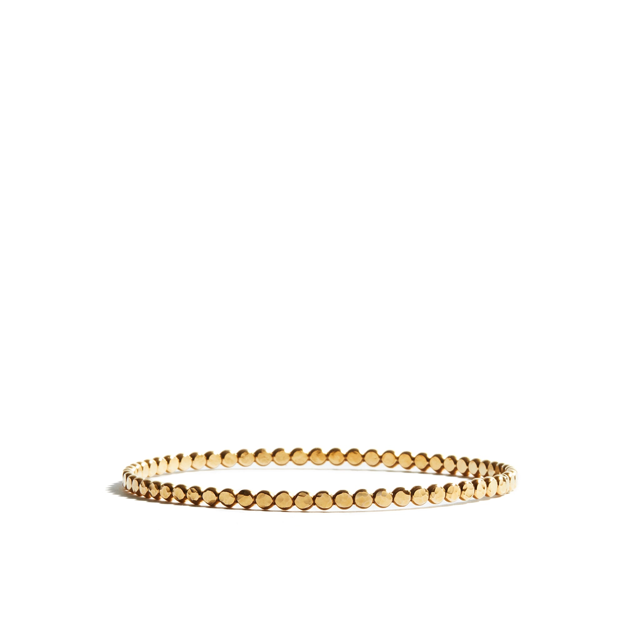 This exquisite bangle is crafted from 14ct gold filled yellow gold for a premium finish. Its square design makes for a timeless and stylish piece of jewellery that adds a touch of sophistication to any look.