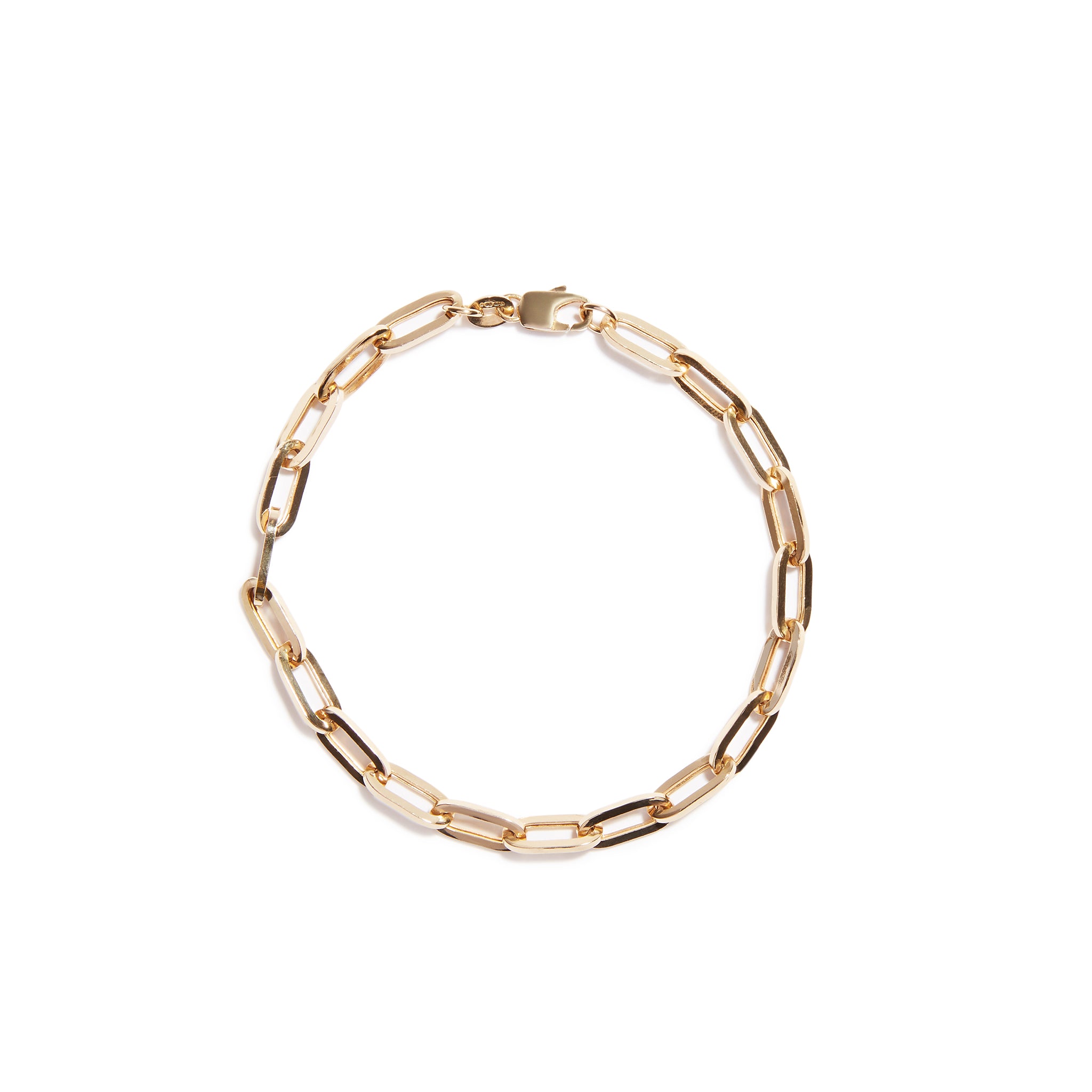 A bold and stylish large paper chain bracelet crafted from 9 carat gold, perfect for making a statement with your look.