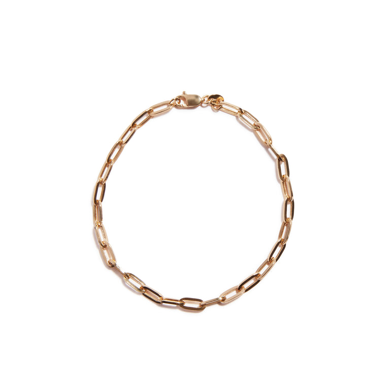 A stylish 9 carat gold bracelet featuring a trendy paper chain design, perfect for adding a touch of modern elegance to any outfit.