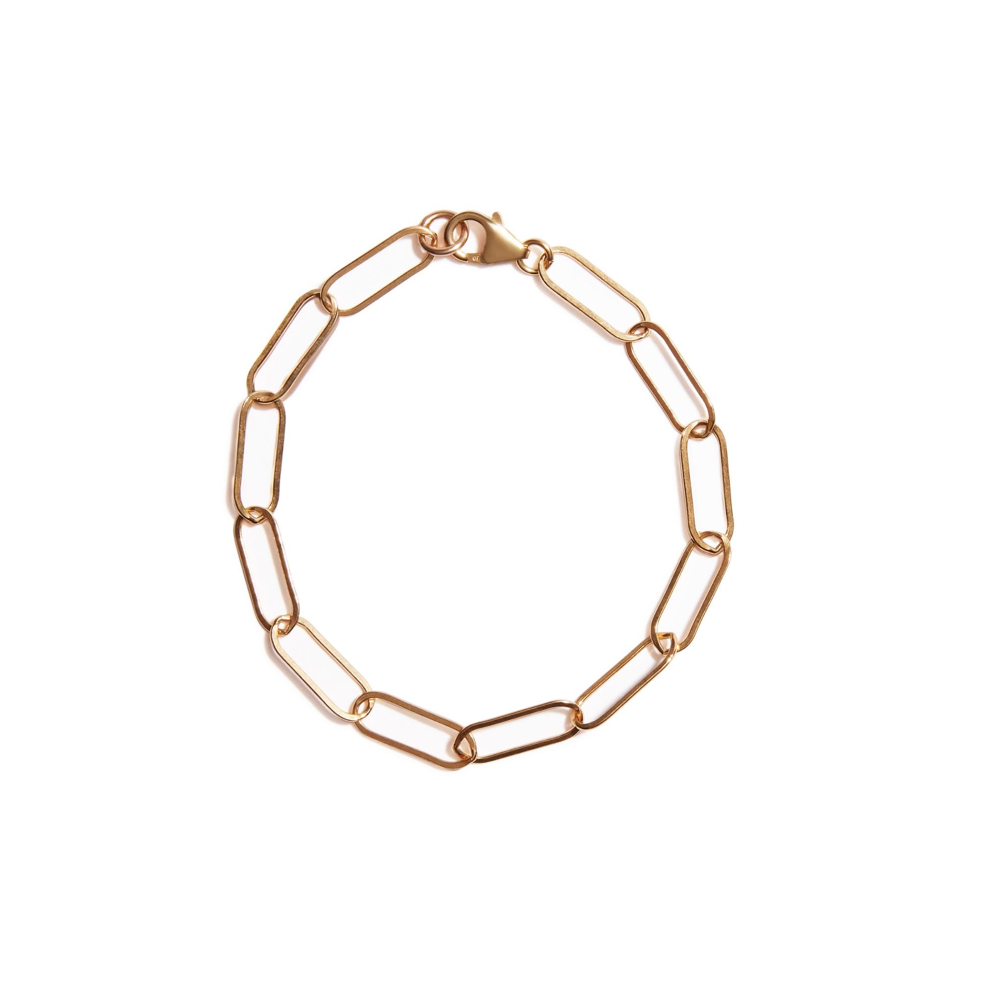 A stylish link bracelet made of 14ct gold fill, perfect for adding a touch of sophistication to your look.